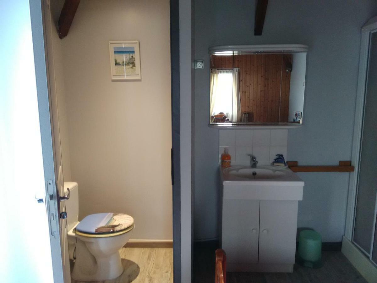 Chambre Chez l'Habitant Ambares-et-Lagrave Esterno foto